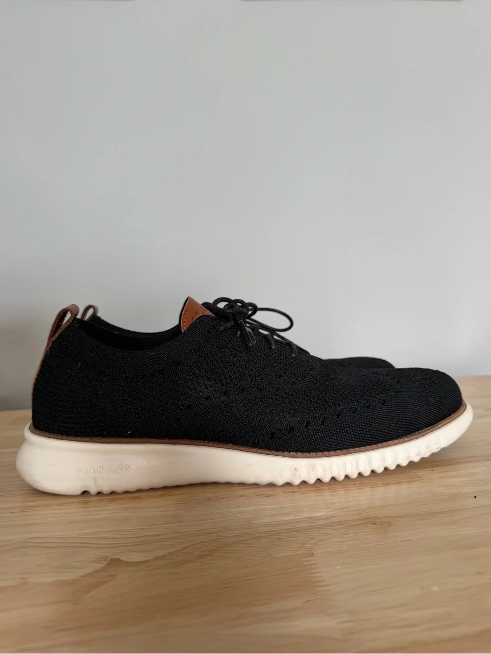 Cole Haan Men's Black Knit Lace-Up Shoe with White Sole Size 10